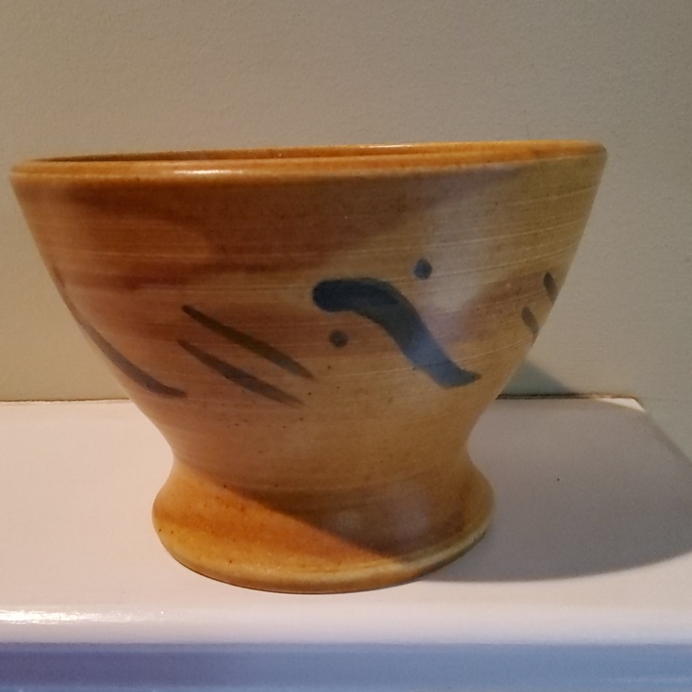 Handmade bowl.   Used for decoration only